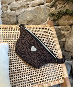 Banane Leopard Foncé Coeur Brodé